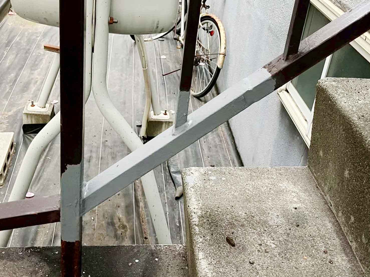 手すりと支柱の修理イメージ