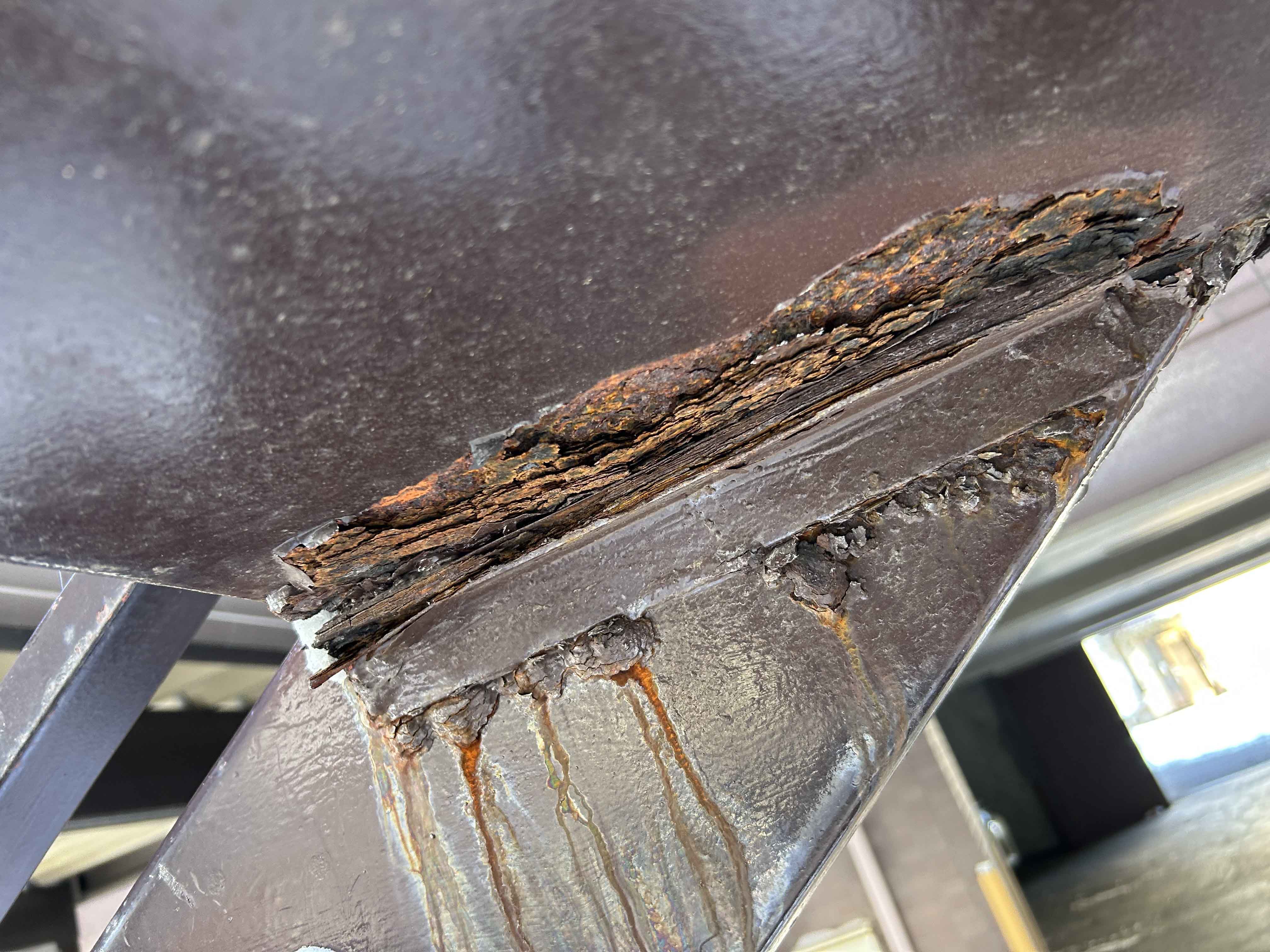 鉄骨階段のサビや腐食のイメージ