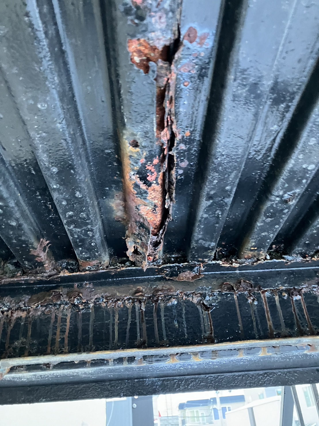 鉄骨階段のサビや腐食のイメージ