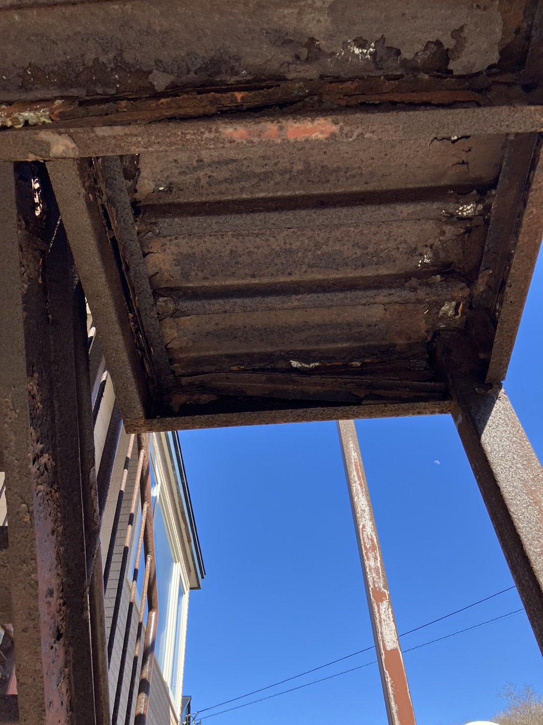 鉄骨階段のサビや腐食のイメージ