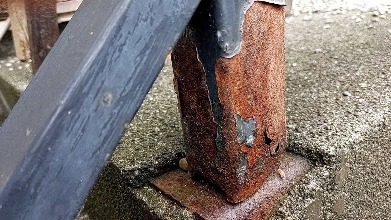 鉄骨階段のサビは、どの段階で修理相談した方がいいのか